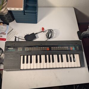 Yamaha PortaSound Electronic Keyboard Piano PSS-120 Instrument 32 Key